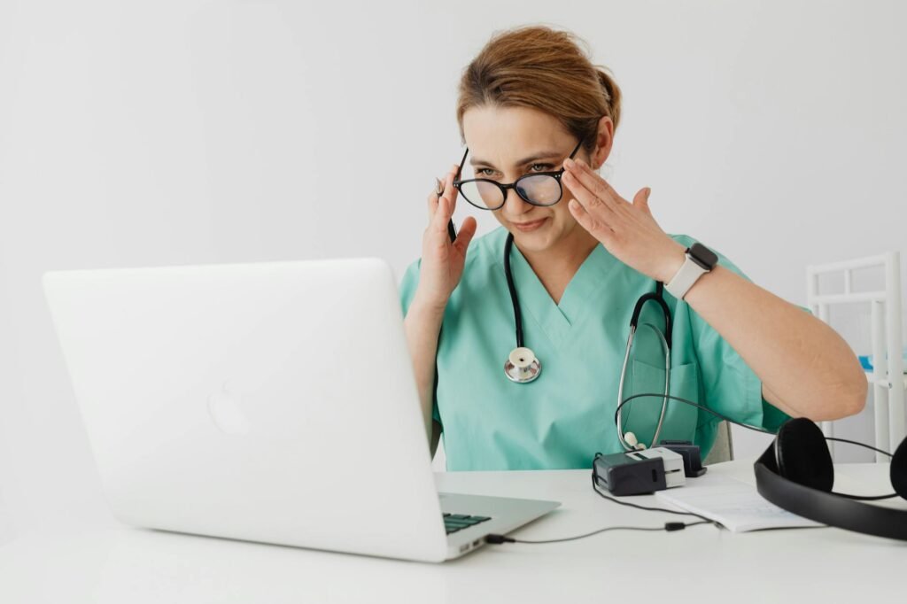 Online doctor consultation in Ireland — Doxoncall Vs Doxonline